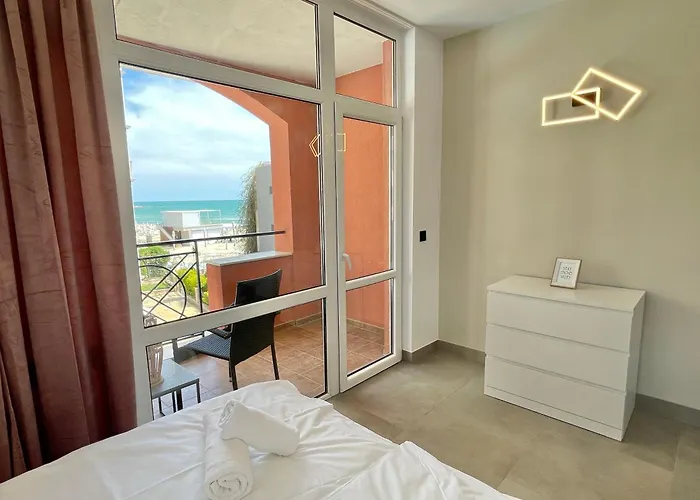 Carina - Private - Bsr - 1 Apartment *