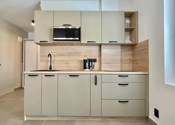 Carina - Private - Bsr - 1 Apartment *